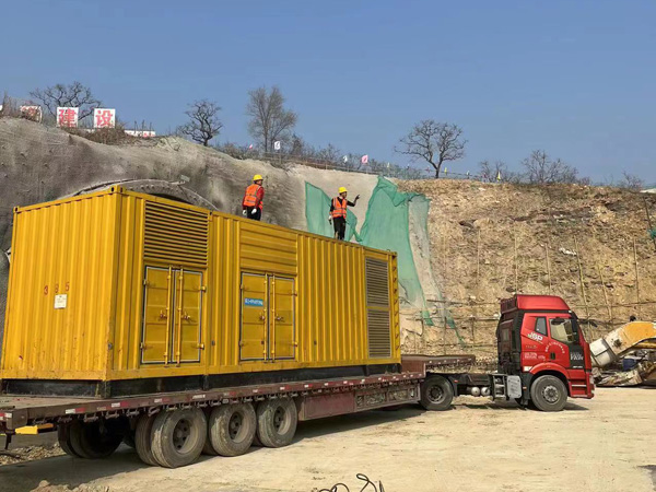 滦平发电机租赁如何根据测试结果判断机油泵的工作状态是否正常？