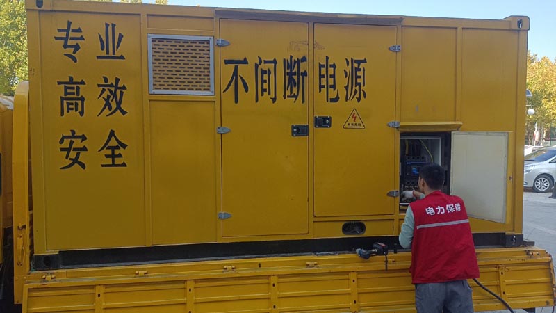 滦平柴油发电机组和UPS电源配合使用时，如何避免切换过程中的电力中断？